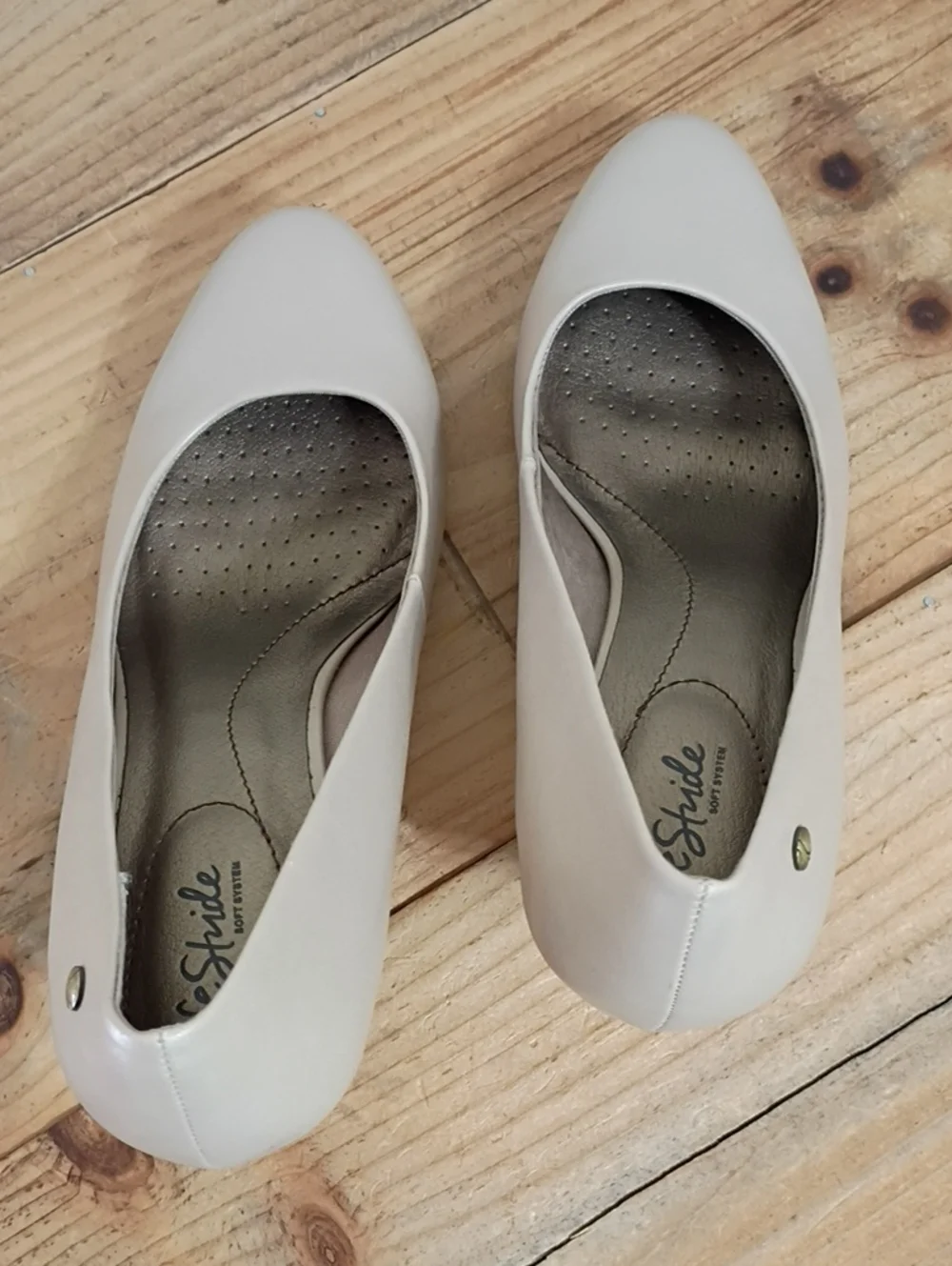 Life Stride Nude/Taupe Classic Mid Heel Pumps